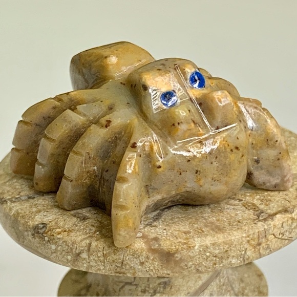 SPIDER Soapstone Figurine MINI Carved Stone Healing Crystal Animal Figure 1.5" - Picture 2 of 11
